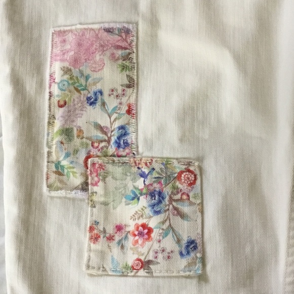 Johnny Was Cream Cropped Jeans with Floral Accents (EUC) - Picture 3 of 8